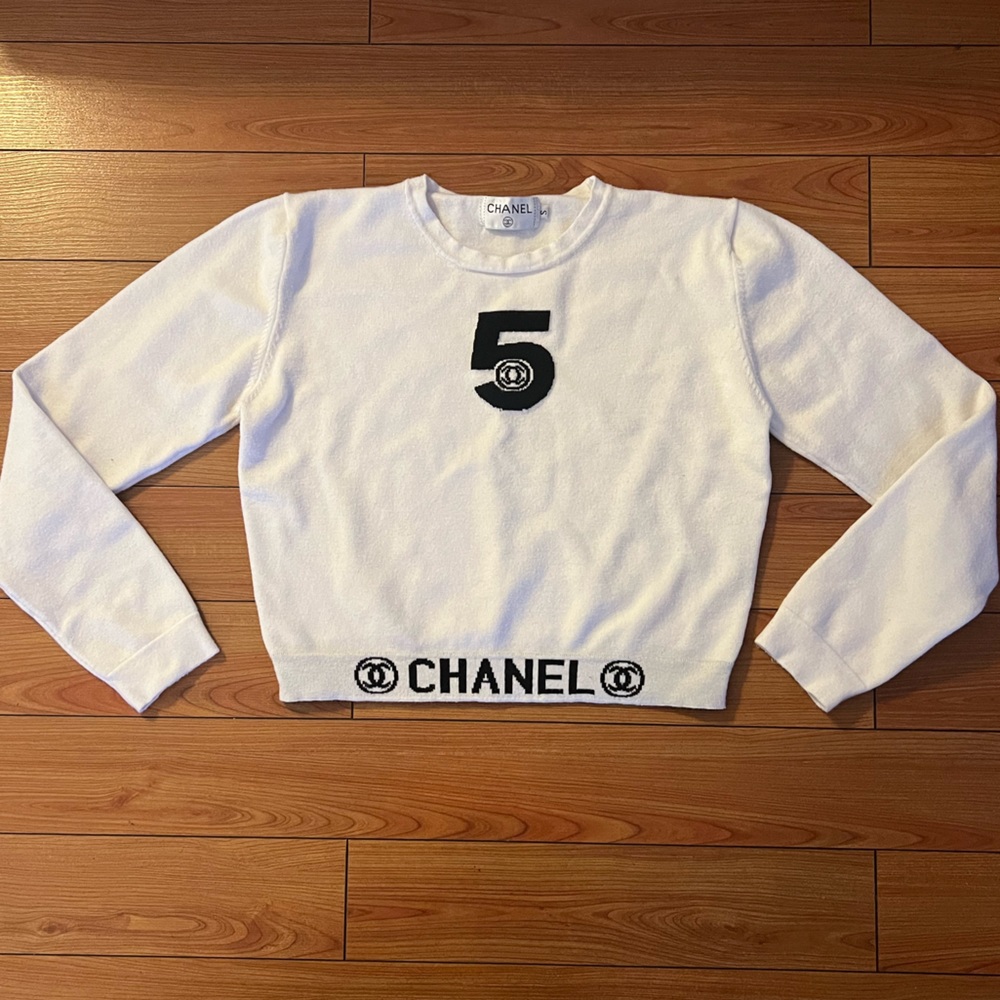 CHANEL Vintage Sweater